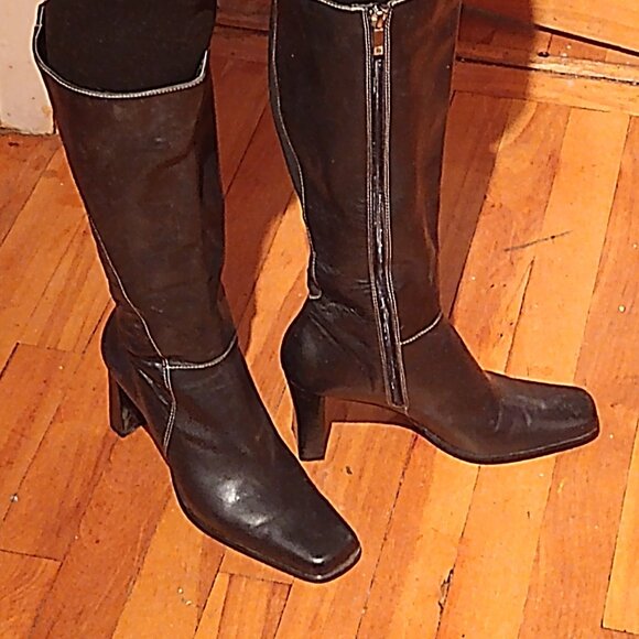 Anne Klein black leather boots - Picture 3 of 6